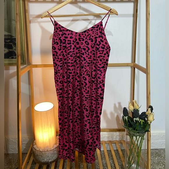 🛍️ Animal Print Ling Slit Dress. Size- S - Picture 3 of 6